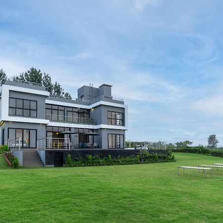 Casa Boho By Stayvista - Contemporary Design, Farm-View, Swimming Pool & Indoor Games For A Chic Retreat Nashik Exterior foto